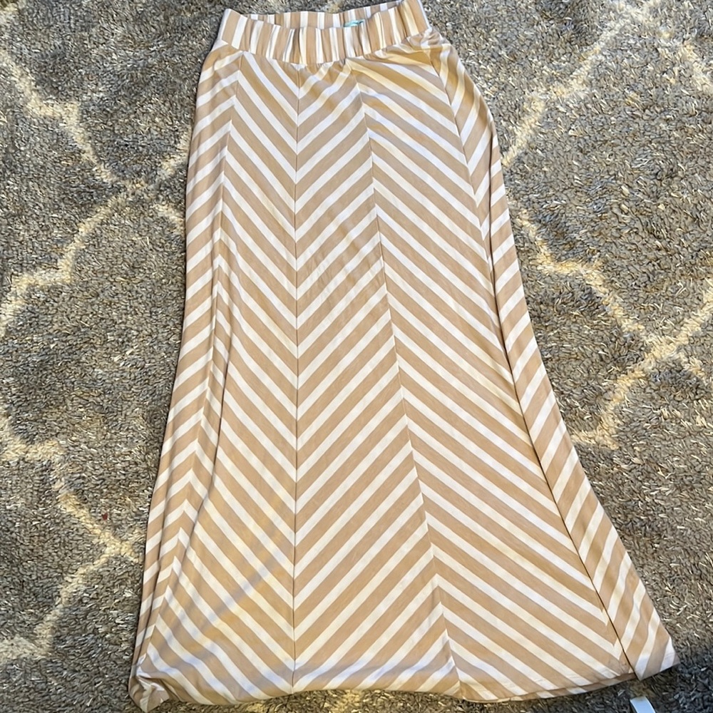 Very soft, Maurice’s long chevron skirt. Size XS.